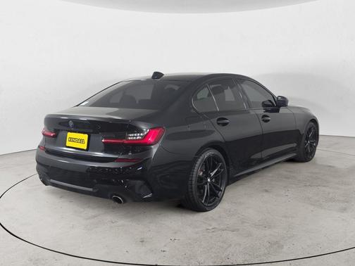 Black Sapphire Metallic 2021 BMW 330 i xDrive