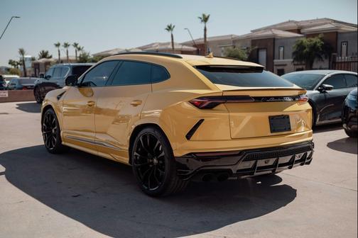 Giallo Inti Pearl 2021 Lamborghini Urus SPORT UTILITY 4D