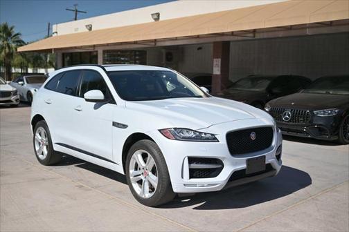 2018 Jaguar F-PACE 30t R-Sport