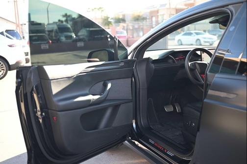 2022 Tesla Model X Dual Motor All-Wheel Drive