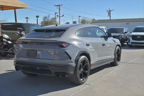 2019 Lamborghini Urus AWD