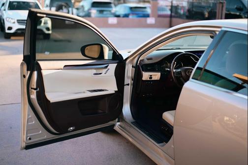 2017 Lexus ES 350 Base