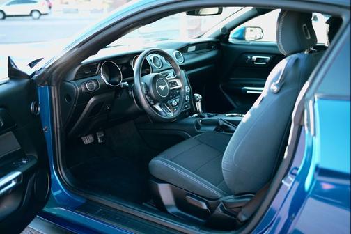 2017 Ford Mustang V6