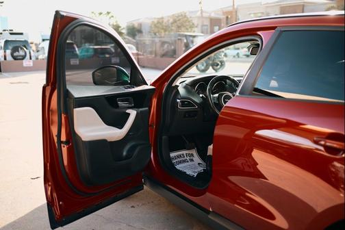 2018 Jaguar F-PACE 30t Premium