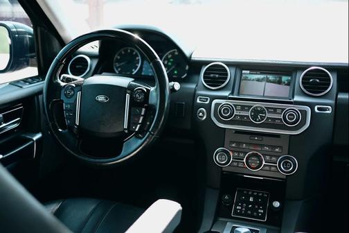 2016 Land Rover LR4 Base