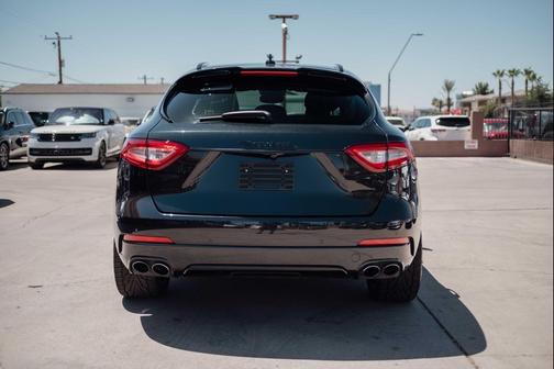 BLACK 2018 Maserati Levante S GranSport