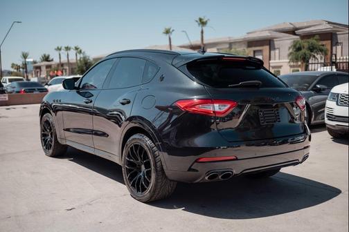 BLACK 2018 Maserati Levante S GranSport