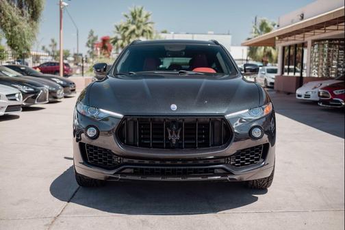 BLACK 2018 Maserati Levante S GranSport