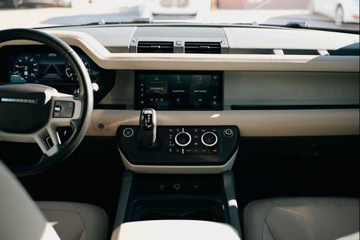 2020 Land Rover Defender 110 SE