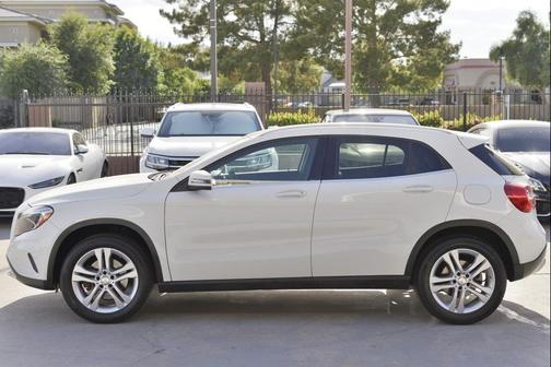 2017 Mercedes-Benz GLA 250 Base