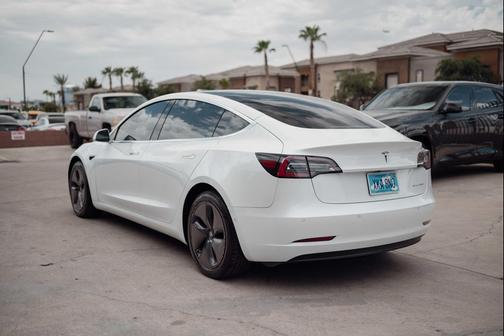 Pearl White Multi-Coat 2019 Tesla Model 3 Long Range
