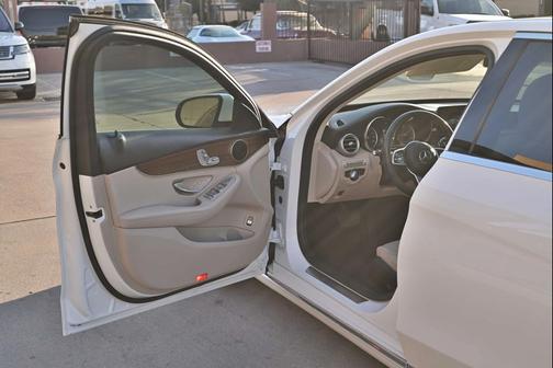 2019 Mercedes-Benz C-Class C 300 SEDAN 4D