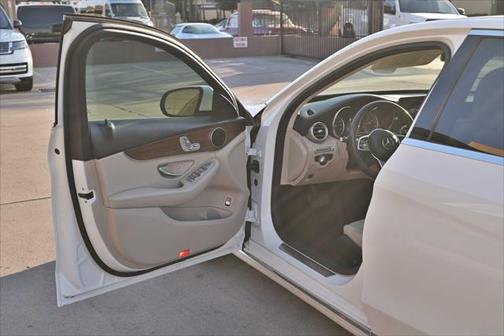 2019 Mercedes-Benz C-Class C 300 SEDAN 4D