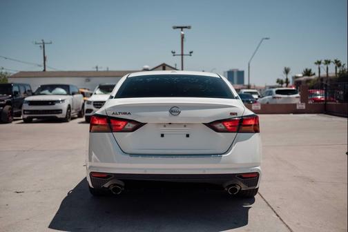 Pearl White Tricoat 2023 Nissan Altima SR FWD