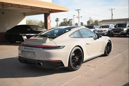 2024 Porsche 911 Carrera 4 GTS