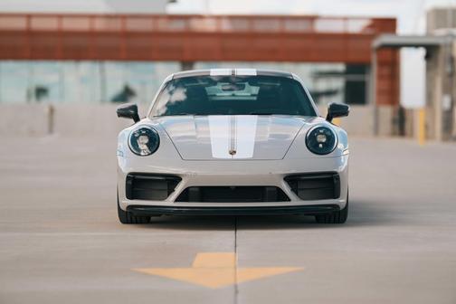 2024 Porsche 911 Carrera 4 GTS