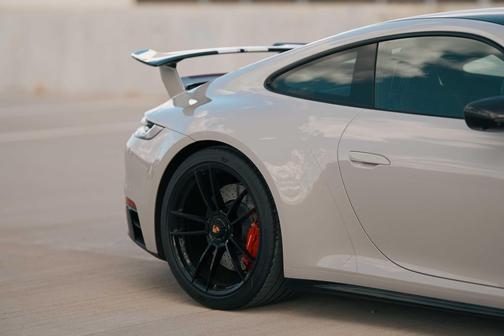 2024 Porsche 911 Carrera 4 GTS