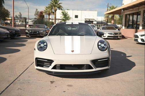 2024 Porsche 911 Carrera 4 GTS