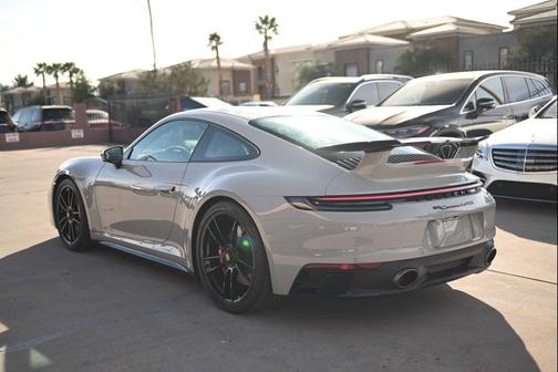 2024 Porsche 911 Carrera 4 GTS
