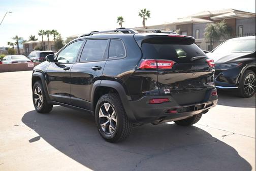Brilliant Black Crystal Pearlcoat 2014 Jeep Cherokee Sport