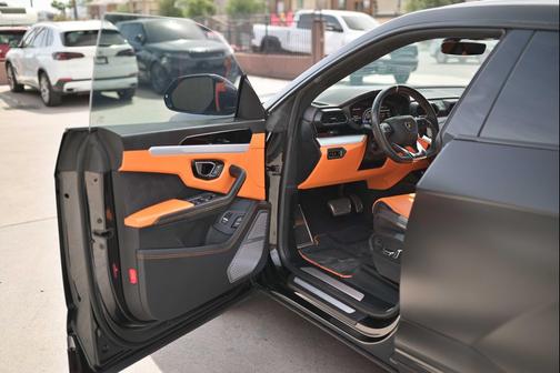 BLACK 2020 Lamborghini Urus SPORT UTILITY 4D