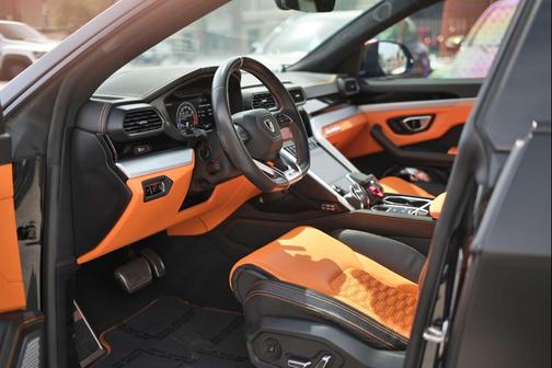 BLACK 2020 Lamborghini Urus SPORT UTILITY 4D