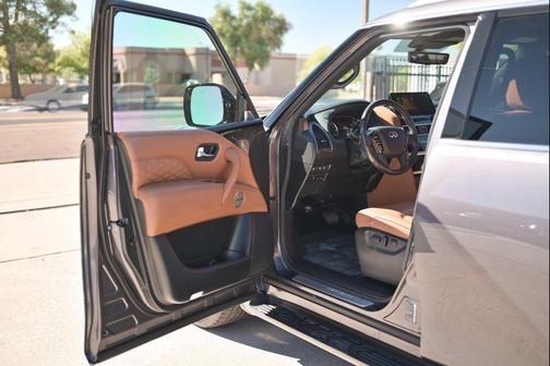 2023 INFINITI QX80 SENSORY