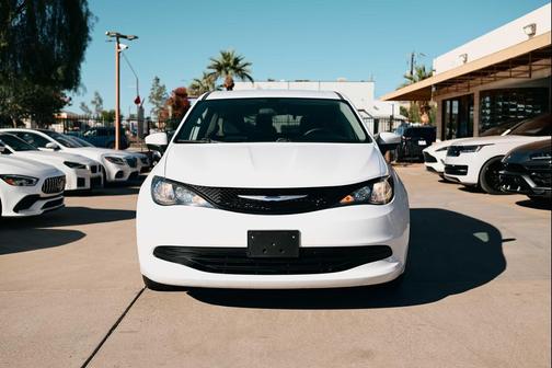 2020 Chrysler Voyager L