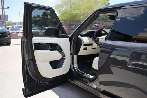 2023 Land Rover Range Rover P530 SE