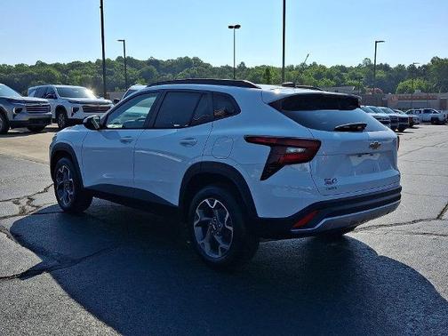 Summit White 2026 Chevrolet Trax LT