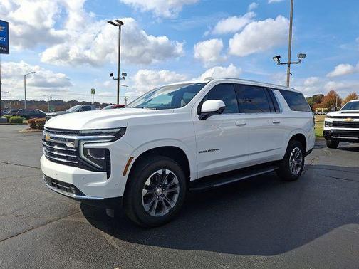 2025 Chevrolet Suburban LT