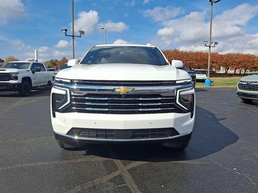 2025 Chevrolet Suburban LT