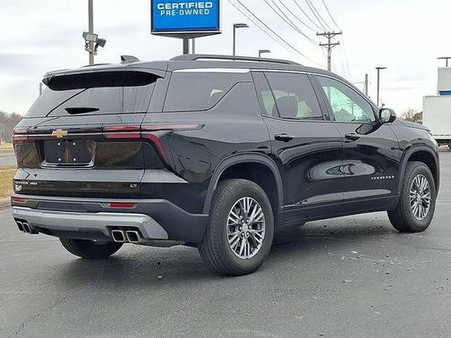 2024 Chevrolet Traverse LT