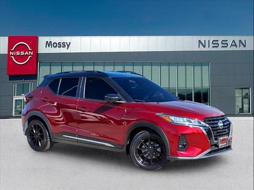 2022 Nissan Kicks SR