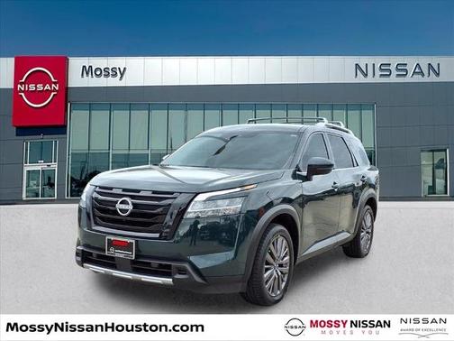 2023 Nissan Pathfinder SL