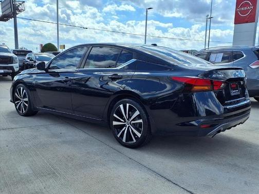 2021 Nissan Altima 2.0 SR