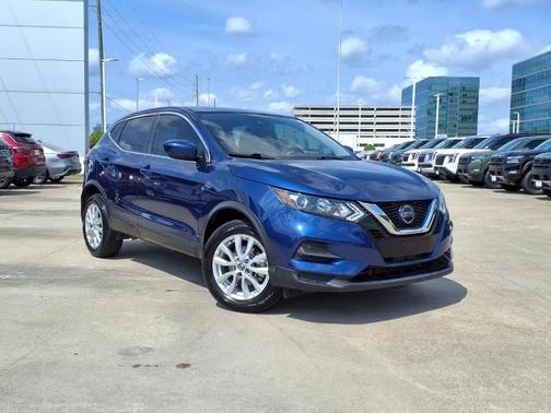 2022 Nissan Rogue Sport S