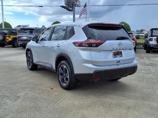 2025 Nissan Rogue SV