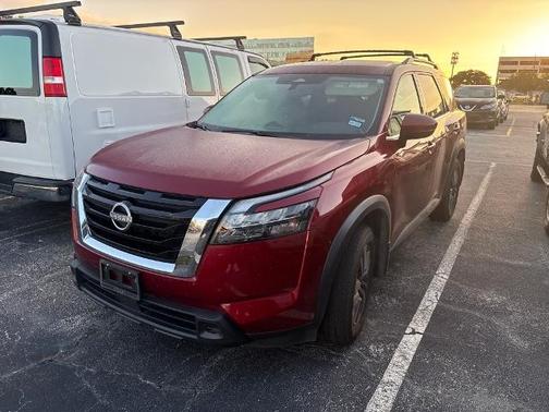 2024 Nissan Pathfinder SV