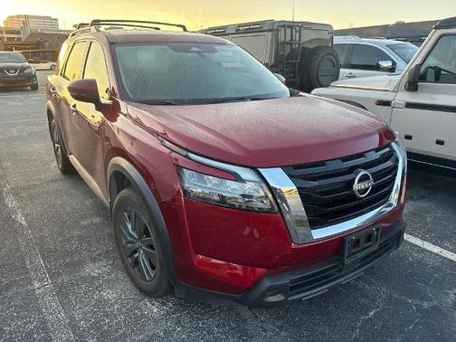 2024 Nissan Pathfinder SV
