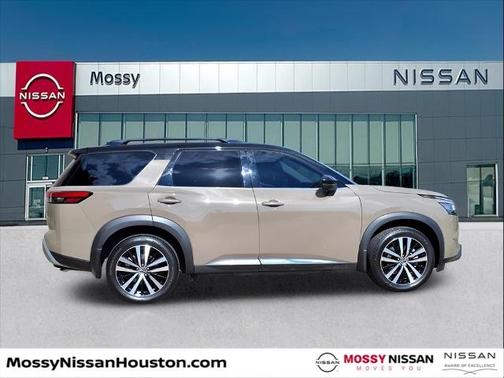 2024 Nissan Pathfinder Platinum