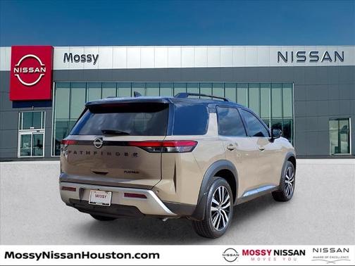 2024 Nissan Pathfinder Platinum