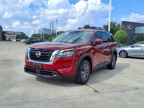 2024 Nissan Pathfinder SV