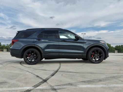 Mystic Blue Metallic 2023 Ford Explorer ST-Line