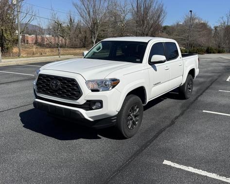 White 2023 Toyota Tacoma SR5