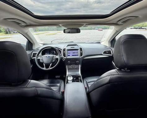 Iconic Silver Metallic 2020 Ford Edge SEL