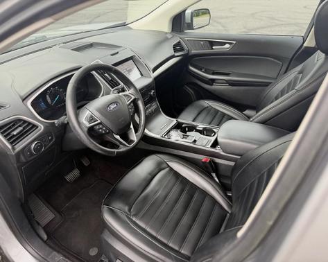 Iconic Silver Metallic 2020 Ford Edge SEL