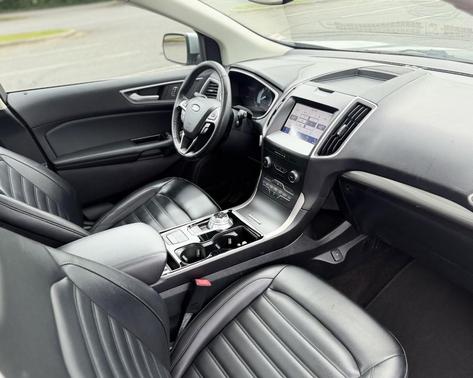 Iconic Silver Metallic 2020 Ford Edge SEL
