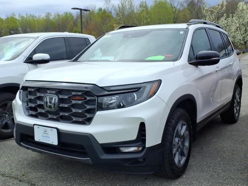 Platinum White Pearl 2023 Honda Passport