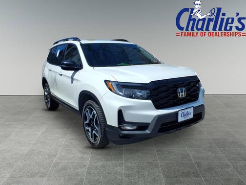 Platinum White Pearl 2023 Honda Passport